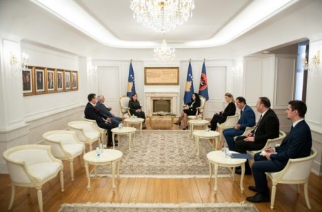 ​Osmani priti në takim kryetaren e Gjykatës Kushtetuese të Shqipërisë dhe atë të Kosovës