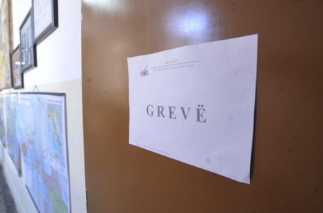Një muaj nga greva, sindikalistët e Qeveria larg marrëveshjes