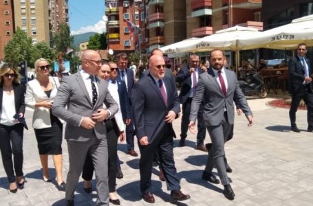 Ambasadori Hovenier viziton Mitrovicën: SHBA e përkushtuar që ta shoh një vend demokratik e multietnik
