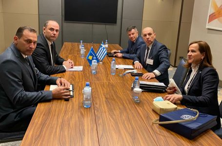 Drejtori i Policisë së Kosovës takohet me homologun e tij grek