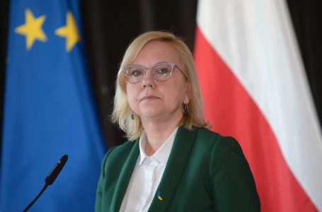 Polonia i jep fund marrëveshjes energjetike 30 vjeçare me Rusinë