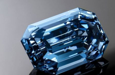 Diamanti më i madh në botë shitet për mbi 54 milionë euro