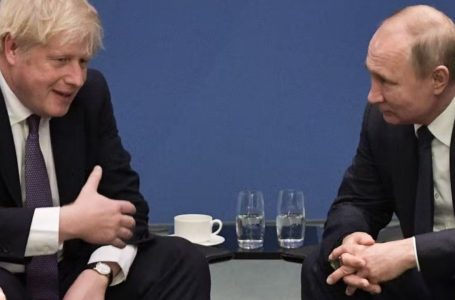 Boris Johnson për Putin: Si mund të diskutosh me krokodilin, teksa po të ha këmbën?