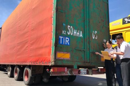 A e dini se çfarë do të thotë shenja TIR në kamion?