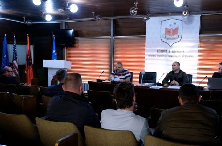 Drejtoria e zhvillimit ekonomik mban sesion informues rreth granteve