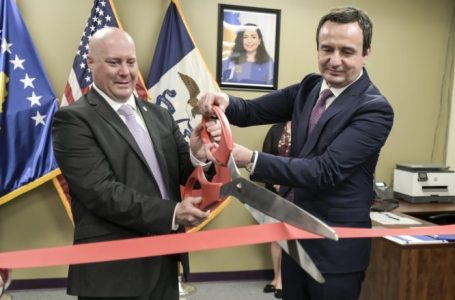 Kurti përuron shërbimet konsullore të Kosovës në Iowa