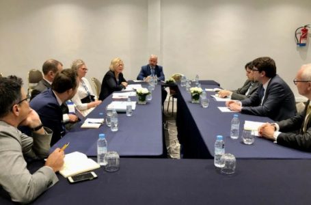 Kosova nënshkruan marrëveshje mbi 6 milionë euroshe me BERZH-in për Energji Efiçiente