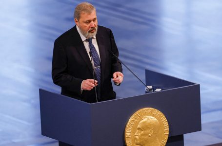 Gazetari rus nxjerr në ankand medaljonin e çmimit “Nobel” për të ndihmuar refugjatët ukrainas