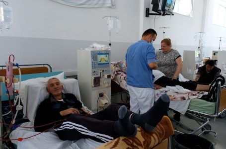 Në disa reparte të spitalit “Isa Grezda” ka mungesë të mjekëve