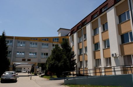 Pas një muaji një person rezulton pozitiv me COVID-19 në spitalin e Gjakovës