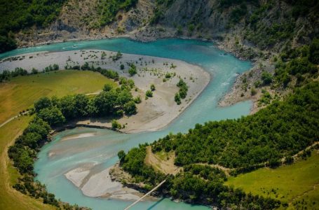 Lumi Vjosa shpallet Park Kombëtar, mundësi për zhvillimin e turizmit në lumin e fundit të egër në Evropë