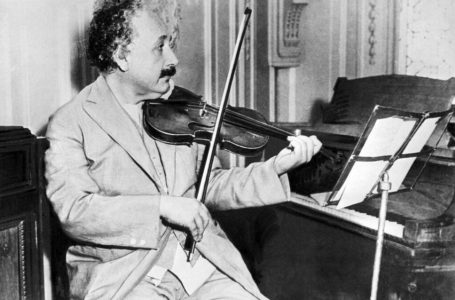 Del në ankand për 13 milionë dollarë Stradivariusi i mjeshtrit të Ajnshtajnit