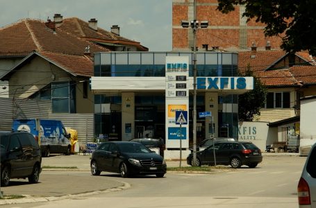 Sa i përdorin veturat qytetarët e Gjakovës pas rritjes së çmimit të naftës?