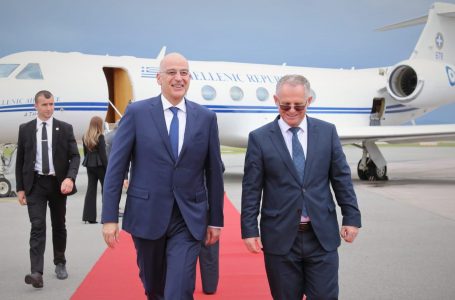 Bislimi në takim me shefin e diplomacisë greke, biseduan për intergrimin evropian të Kosovës