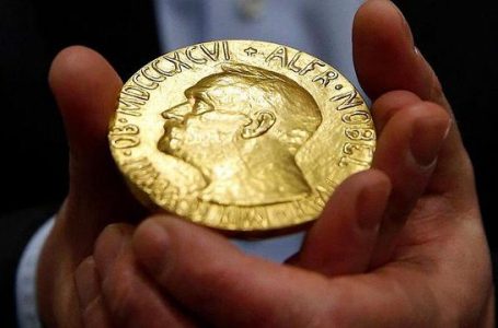 Gazetari rus e shet çmimin Nobel për t’i ndihmuar fëmijët ukrainas