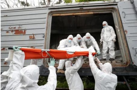 Ukraina thotë se Rusia po vendos ushtarët e vrarë në fabrikën e mishit