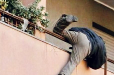 Vdes biznesmeni, bie nga kati i katërt për të shpëtuar nga burri i të dashurës së tij