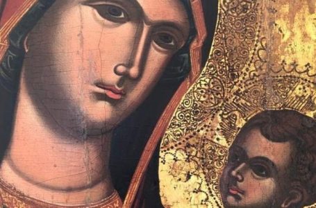 Ikona e restauruar “Shën Maria me Krishtin” ekspozohet në muzeun “Onufri”