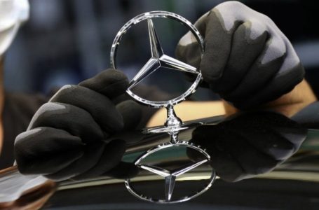 “Mund të mos frenoni dot”, Mercedes-Benz kërkon rikthimin e 1 milion makinave