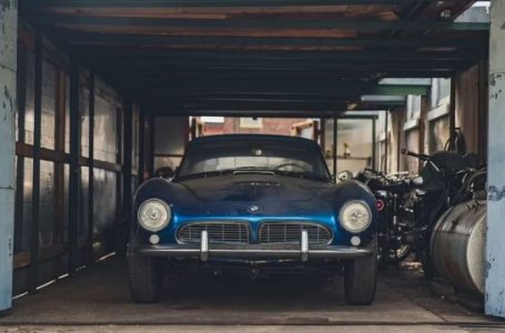 43 vite pa dalë nga garazhi, BMW-ja e rrallë del në ankand