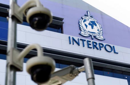 Interpol: Pritet të ketë rritje të trafikut të armëve pas mbarimit të luftës në Ukrainë
