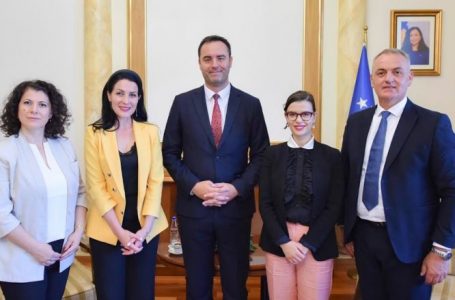 Konjufca dhe zyrtarët rajonalë flasin për mbrojtjen e të dhënave personale