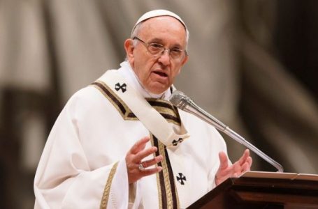 Apeli i Papës: Mos e çoni njerëzimin në rrënim, filloni bisedime reale për armëpushim në Ukrainë