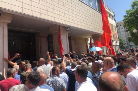 Policia deklarohet për protestën e veteranëve: Ne nuk përdorëm gaz lotsjellës – janë lënduar dy policë dhe një qytetar