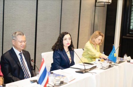 Osmani takohet me bizneset në Tajlandë, i fton të investojnë në Kosovë