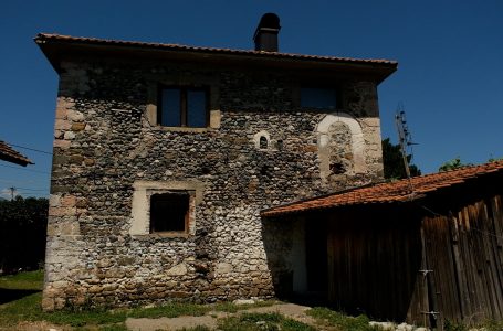 Kulla e Sadri Ibrahimit e vetmja që i ka mbetur fshatit Berjah