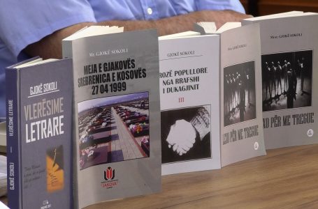 Promovohen katër librat e prozatorit Gjokë Sokoli