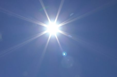 Mjekët këshillojnë që të ketë kujdes nga ekspozimi në diell