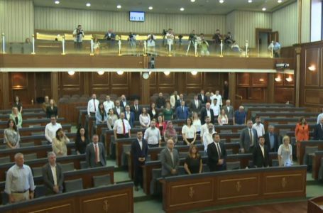 Kuvendi mbanë një minutë heshtje për primarius dr.Ali Iljazi