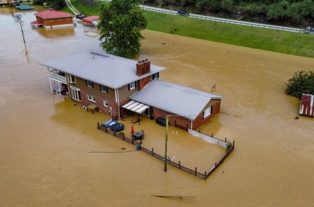 25 viktima nga përmbytjet në Kentucky, mes tyre 6 fëmijë