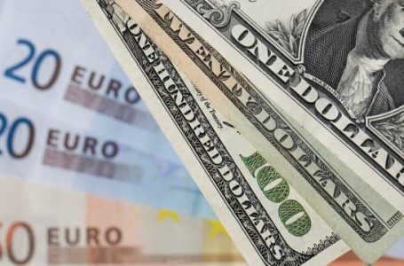 Historike, Euron dhe Dollarin i ndan më pak se gjysmë centi nga barazimi
