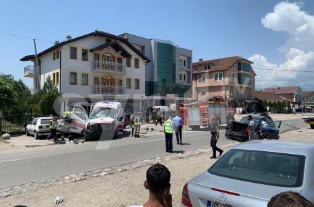 LAJMI I FUNDIT: Vdes njëri nga të lënduarit në aksidentin me autoambulancë në Gjakovë