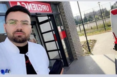 Vdes Dr. Mentor Salihi që ishte në autoambulancën e aksidentuar ditë më parë