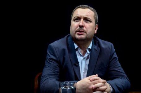 Latifi: “Partneriteti ShBA-Kosovë, i qëndrueshëm – ‘Ftohja e raporteve’, ekzagjerim i opozitës”