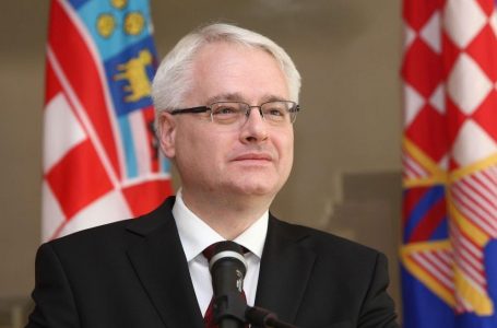 Ish-presidenti i Kroacisë, Josipoviç: Po shqyrtohet seriozisht njohja e Kosovës nga disa shtete të BE-së