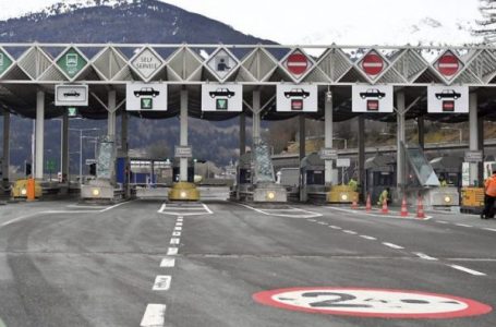 Rreth dymijë aplikime më pak nga mërgimtarët për rimbursimin e policave të sigurimit