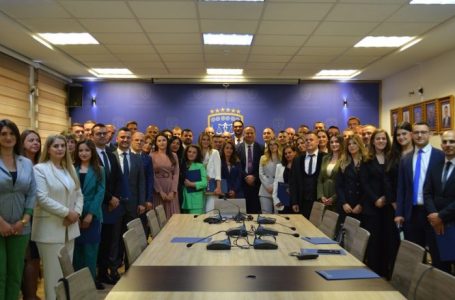 Presidentja Osmani dekreton 48 gjyqtarë të rinj