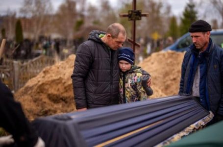 Fotoja e 6-vjeçarit që tronditi botën bëhet simbol i agresionit rus në Ukrainë