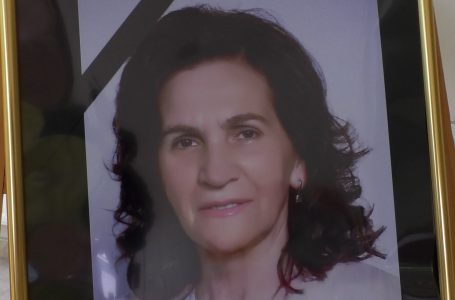 Mes lotëve dhe emocioneve kujtohet veteranja e arsimit Vjollca Hasimja