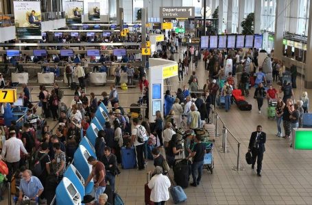 Kaos në të gjithë Evropën, mbi 114 mijë fluturime priten të anulohen