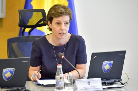 Gërvalla: Protestuesit e dhunshëm në veri kontrollohen nga shërbimi sekret i Vuçiqit