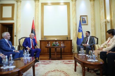 Meta: Kosova faktor paqeje në rajon, Shqipëria duhet të marrë shembull