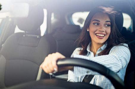 Studimi: Gratë janë shofere më të mira se burrat