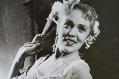 Nina Mula: Dashuria për Avniun, muzikën dhe gjuhën shqipe