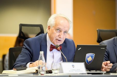 Latifi flet për ikjen e mjekëve dhe mungesën e anesteziologëve: Këtë problem e kanë edhe Austria e Zvicra