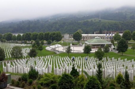 Nis Marshi i Paqes në kujtim të viktimave të Srebrenicës